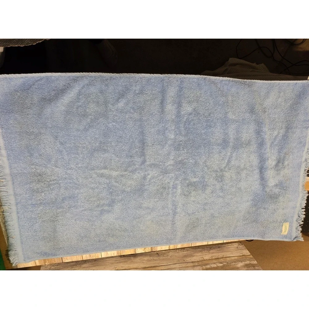 2 Vintage Pequot Blue Floral Bath Towels Rose Fringe 40x24 Cotton Lazy Daisy